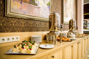 conf-food-2-min